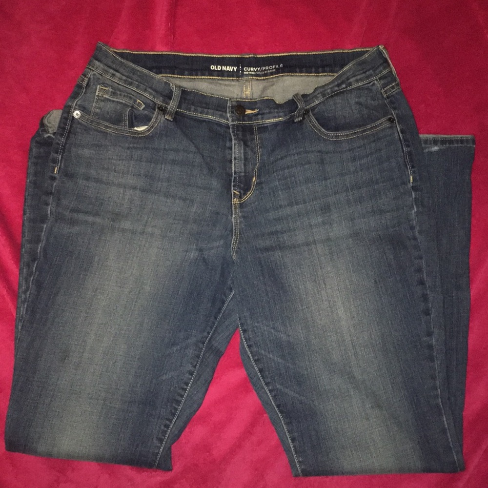 Dark wash MID-RISE CURVY STRAIGHT LEG JEANS